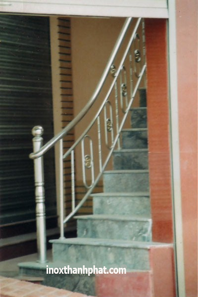 Cầu thang inox
